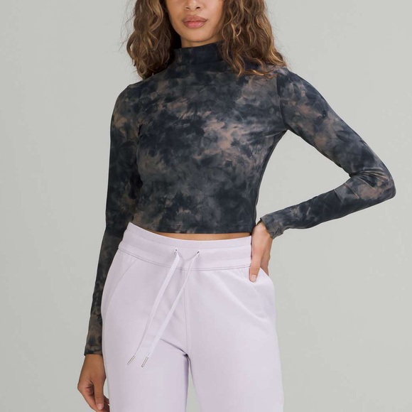 Lululemon All Aligned Mock Neck
Long Sleeve Shirt - Picture 1 of 4
